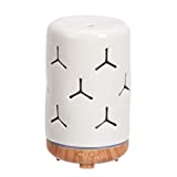 Amazon Basics Diffusore di olio essenziale di aromaterapia ceramica ad ultrasuoni da 120 ml con base di finitura a grana di legno, motivo fiocco di neve